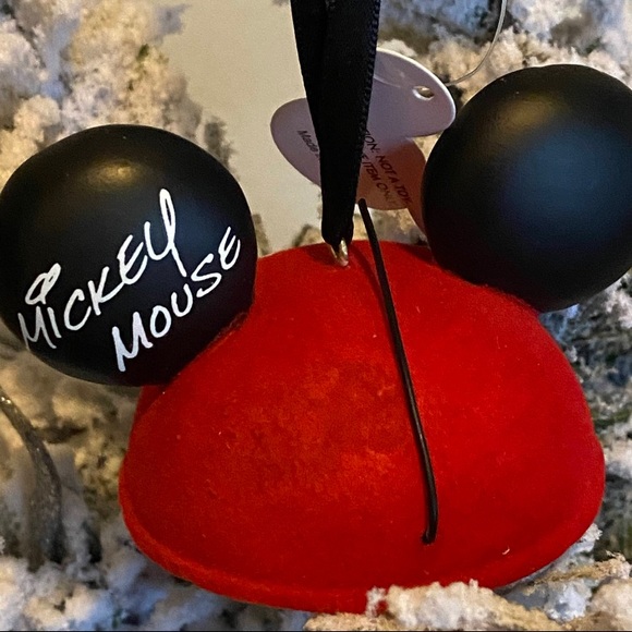 🎄❤️Disney Mickey Mouse Sculptured Ear Hat Ornament - Picture 7 of 9